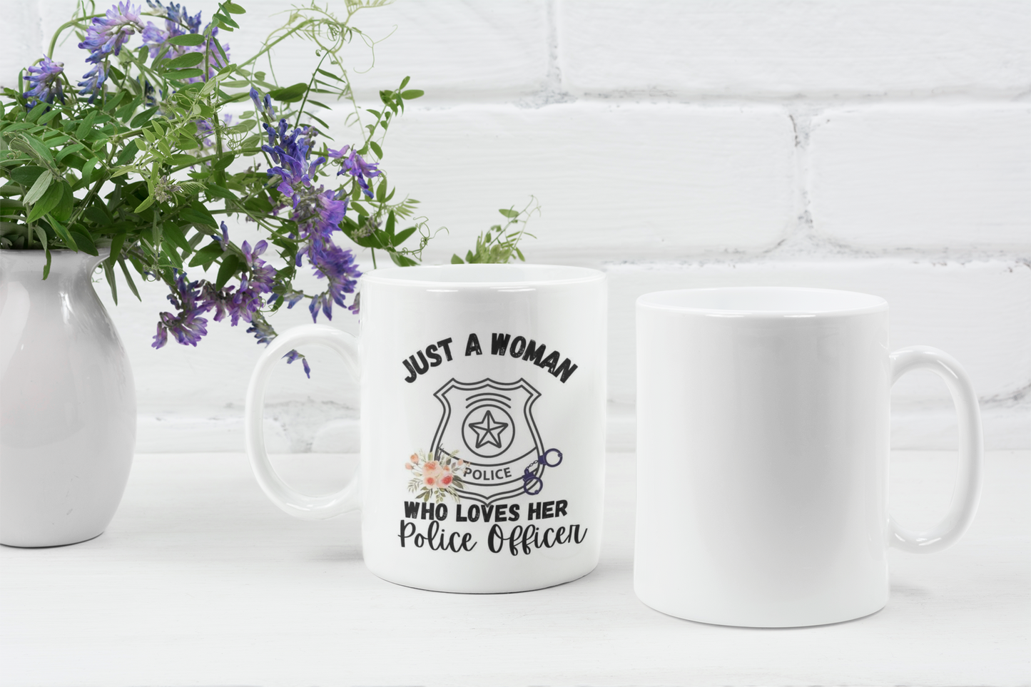 police love la tasse à café